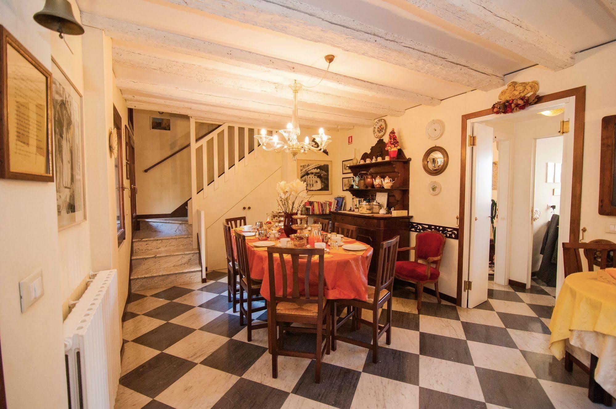 3749 Pontechiodo Bed & Breakfast